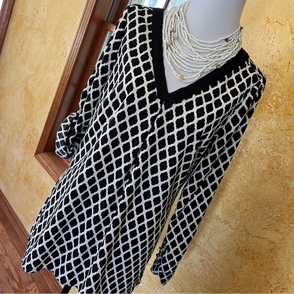 White House Black Market Diamond Pattern Tunic